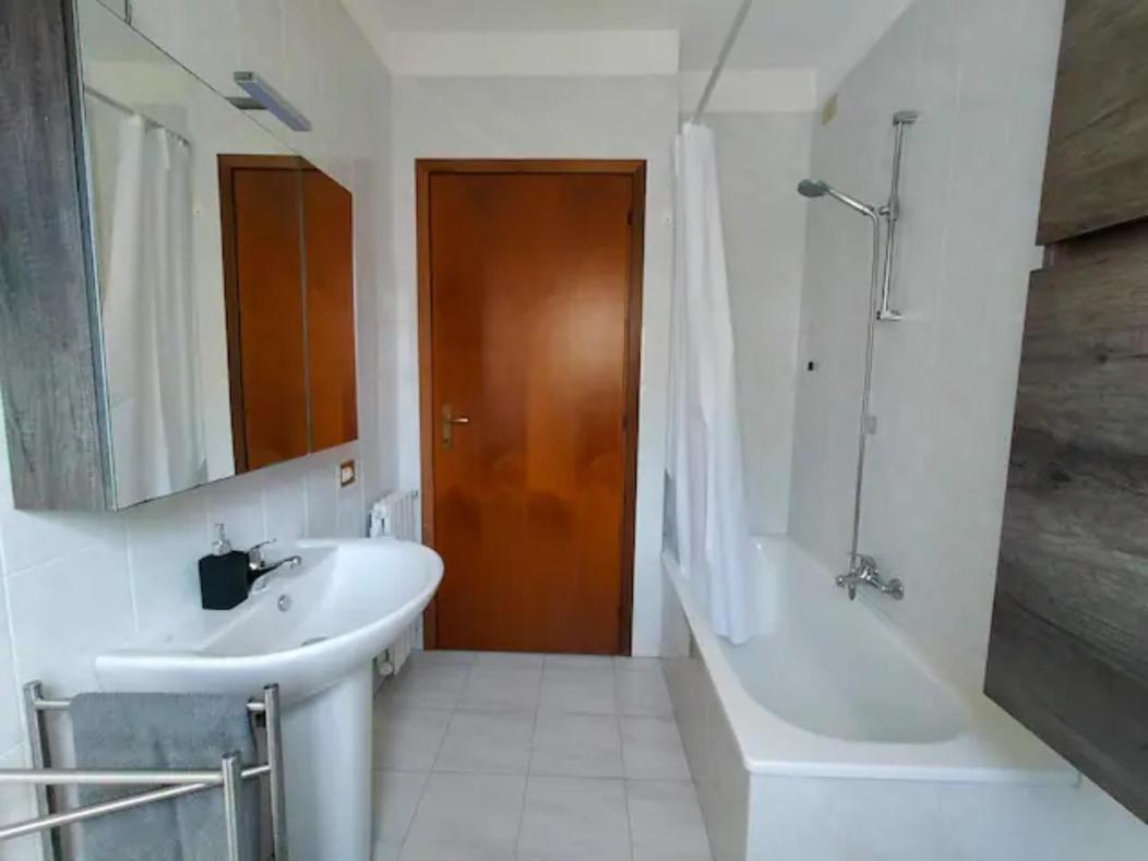 Apartment In Sardinia Decimomannu Buitenkant foto